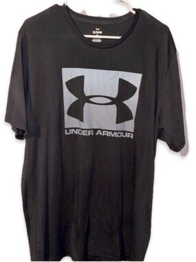 Under Armour Black Short Sleeve Tee